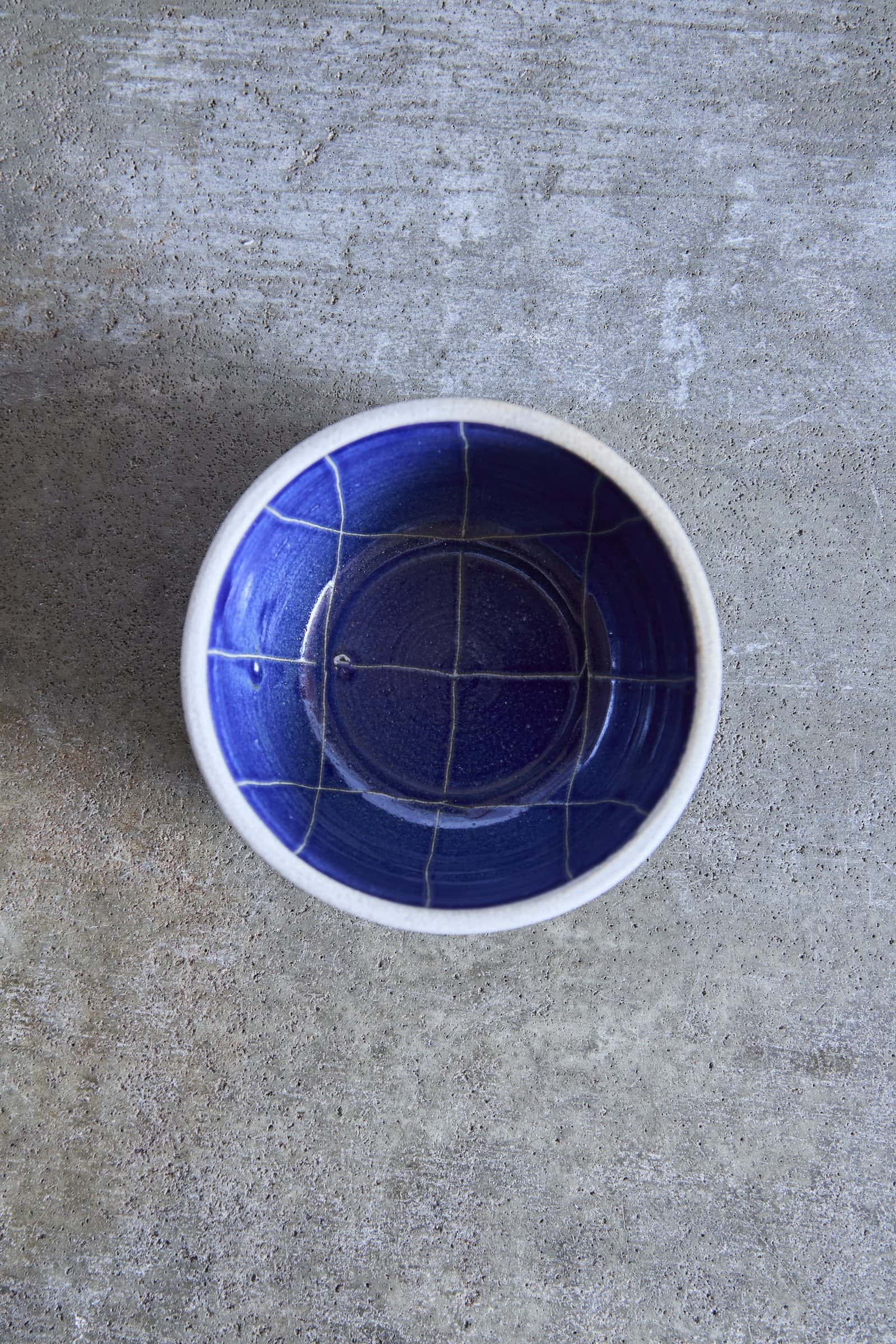 Scored Grid Bowl, Indigo on White Clay