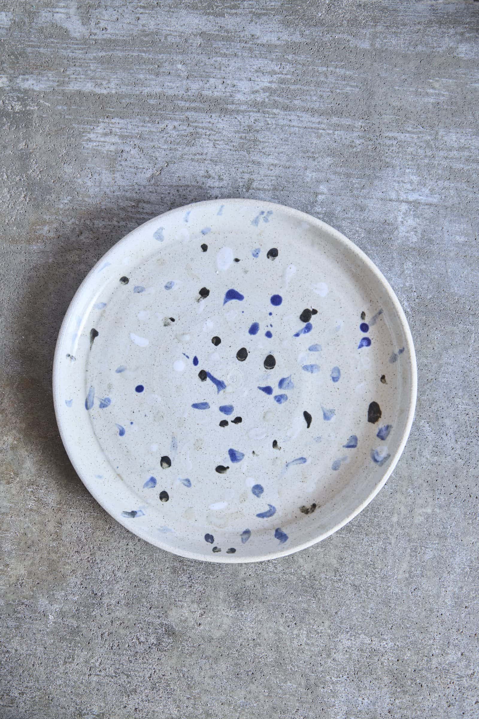 Dots Plate, Dots on White Clay
