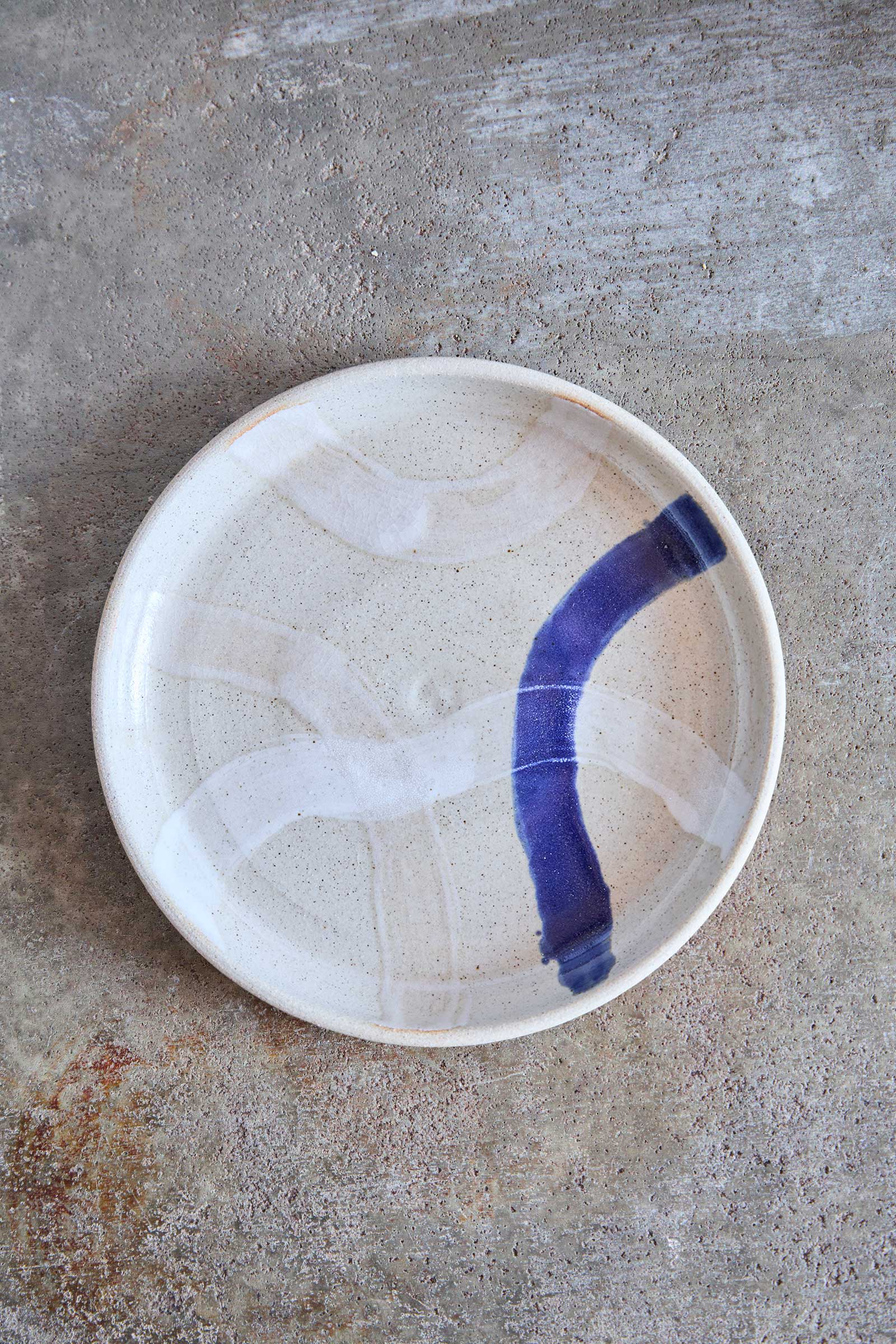 Curves Curves Plate, White & Indigo Curves on White Clay