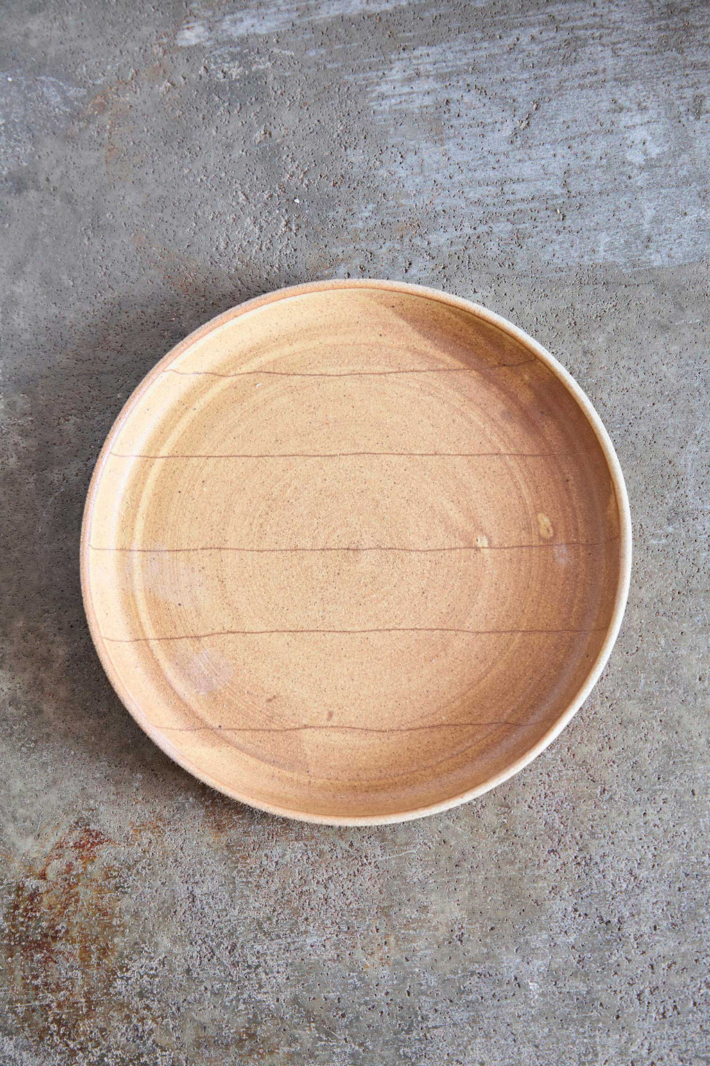 Scored Lines Plate, Yellow on White Clay