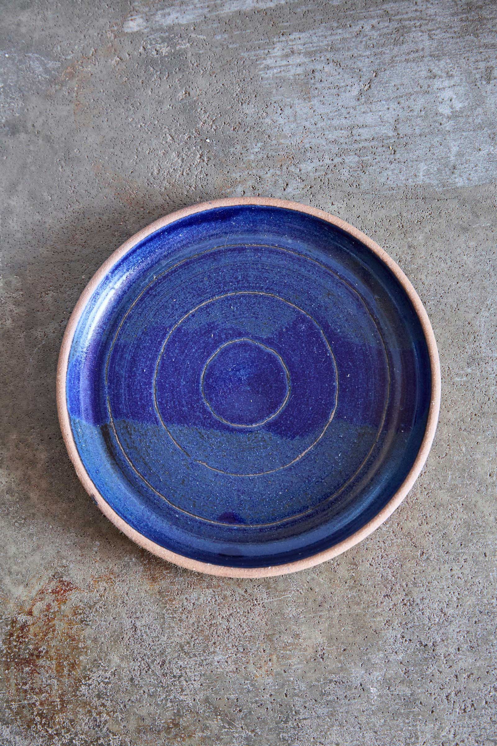 Scored Circles Plate, Indigo on Natural Clay