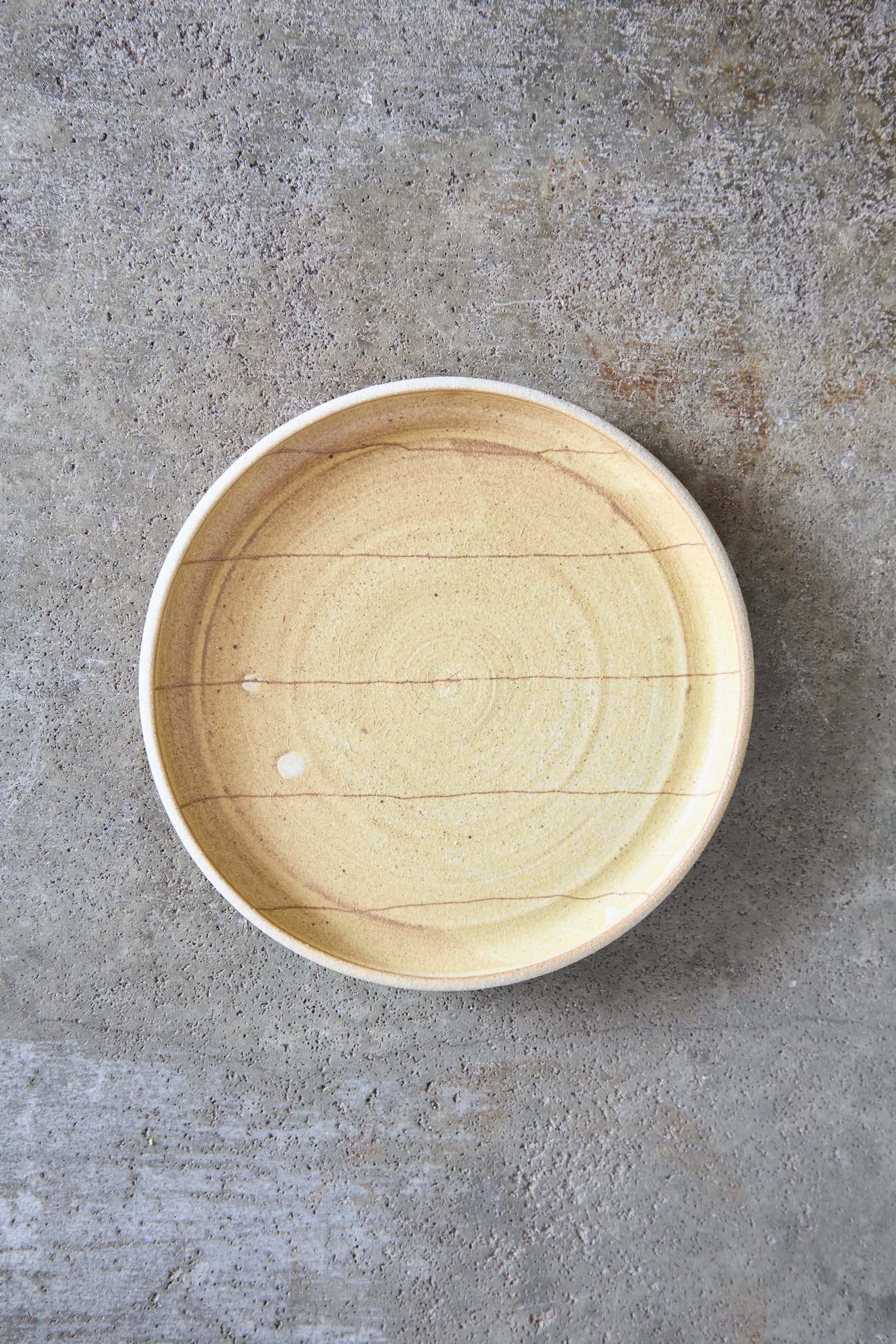 Scored Lines Plate, Yellow on White Clay