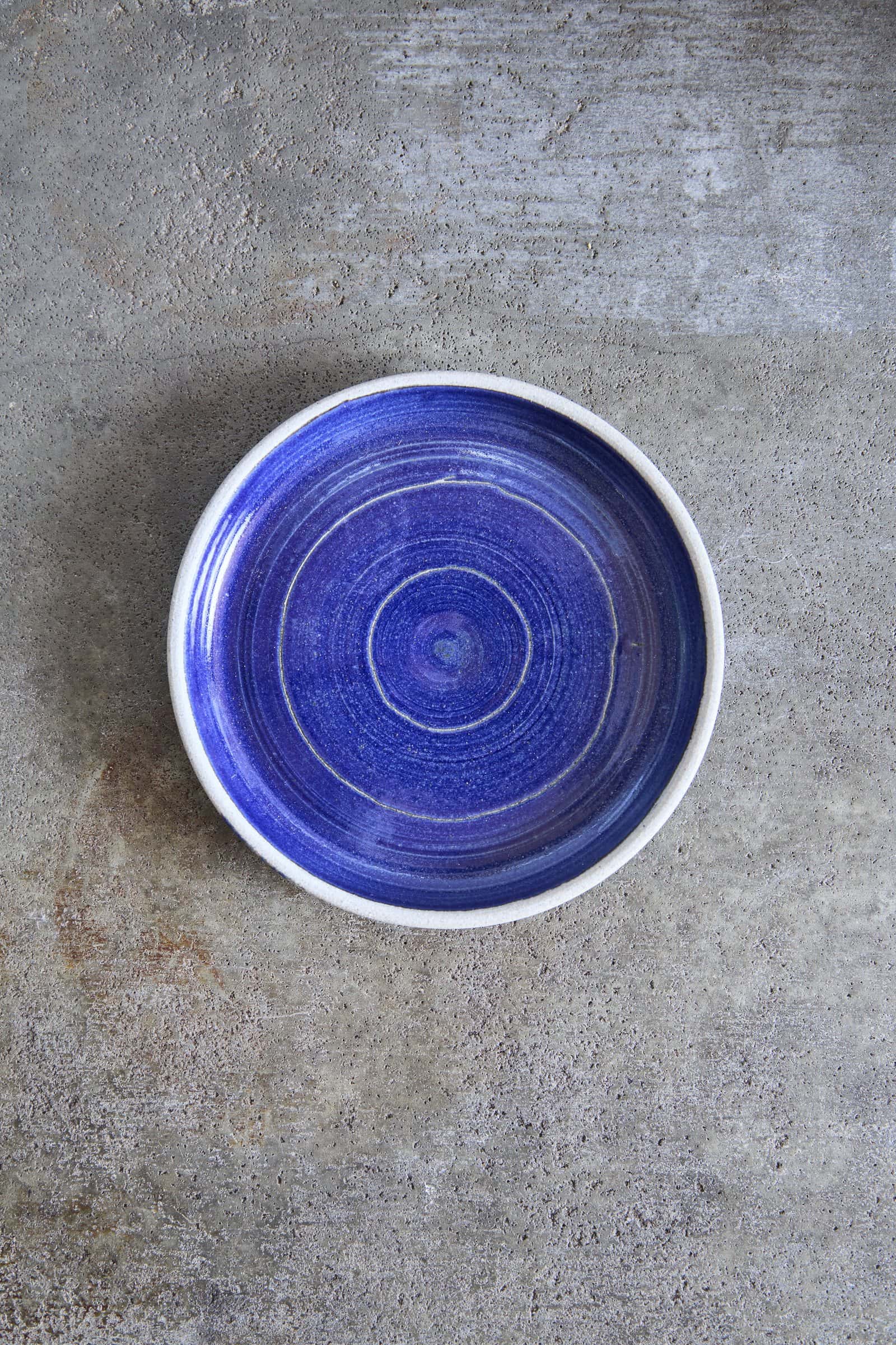 Scored Circles Plate, Indigo on White Clay