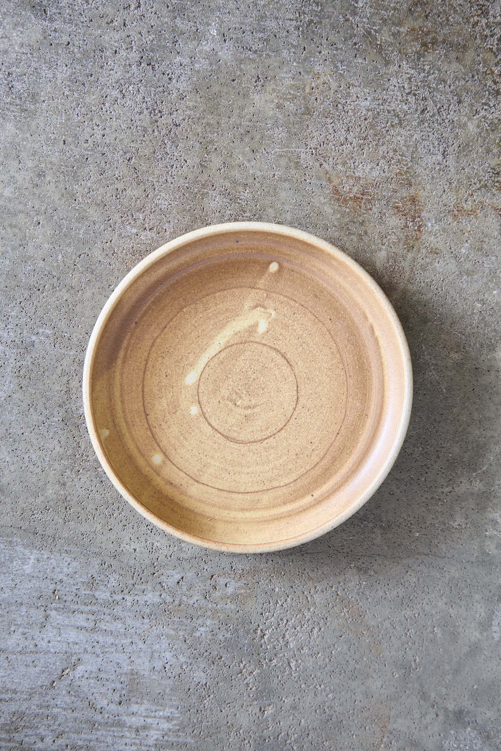 Scored Circles Plate, Yellow on White Clay